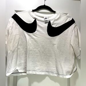Nike black and white cropped T-shirt size small